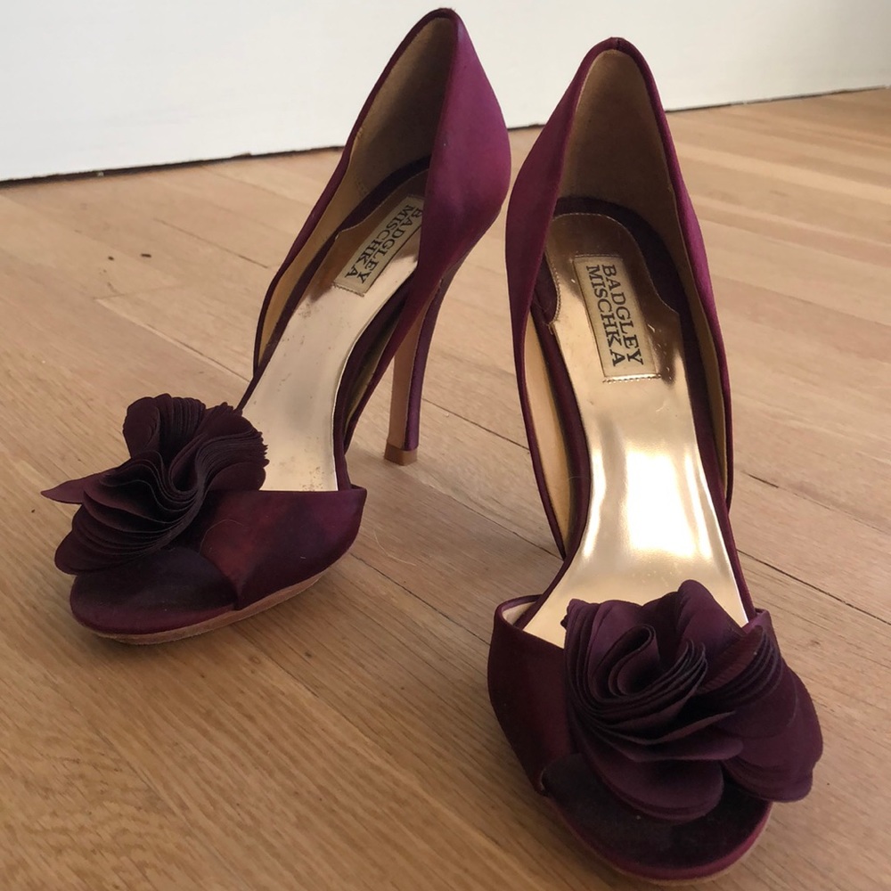 Badgley Mischka Blossom Satin shoes - size 7.5